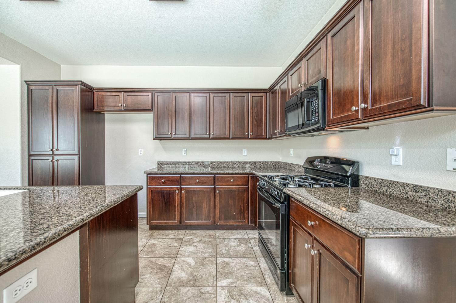 7362 E Ramona Way, Fresno, CA 93737