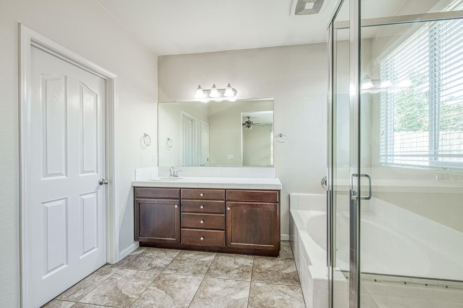 7362 E Ramona Way, Fresno, CA 93737