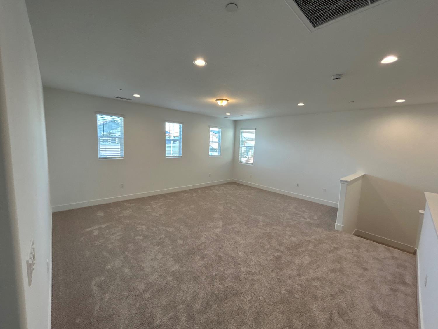 2813 E Corteza Dr, Fresno, CA 93730