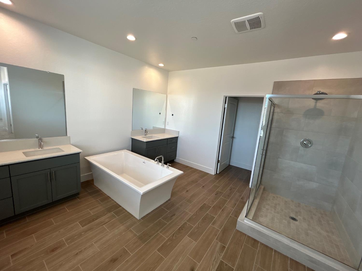 2813 E Corteza Dr, Fresno, CA 93730