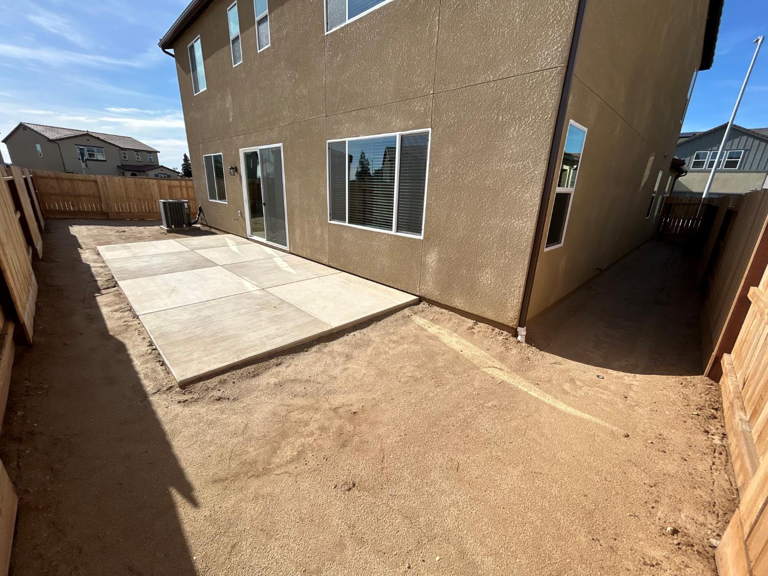 2813 E Corteza Dr, Fresno, CA 93730