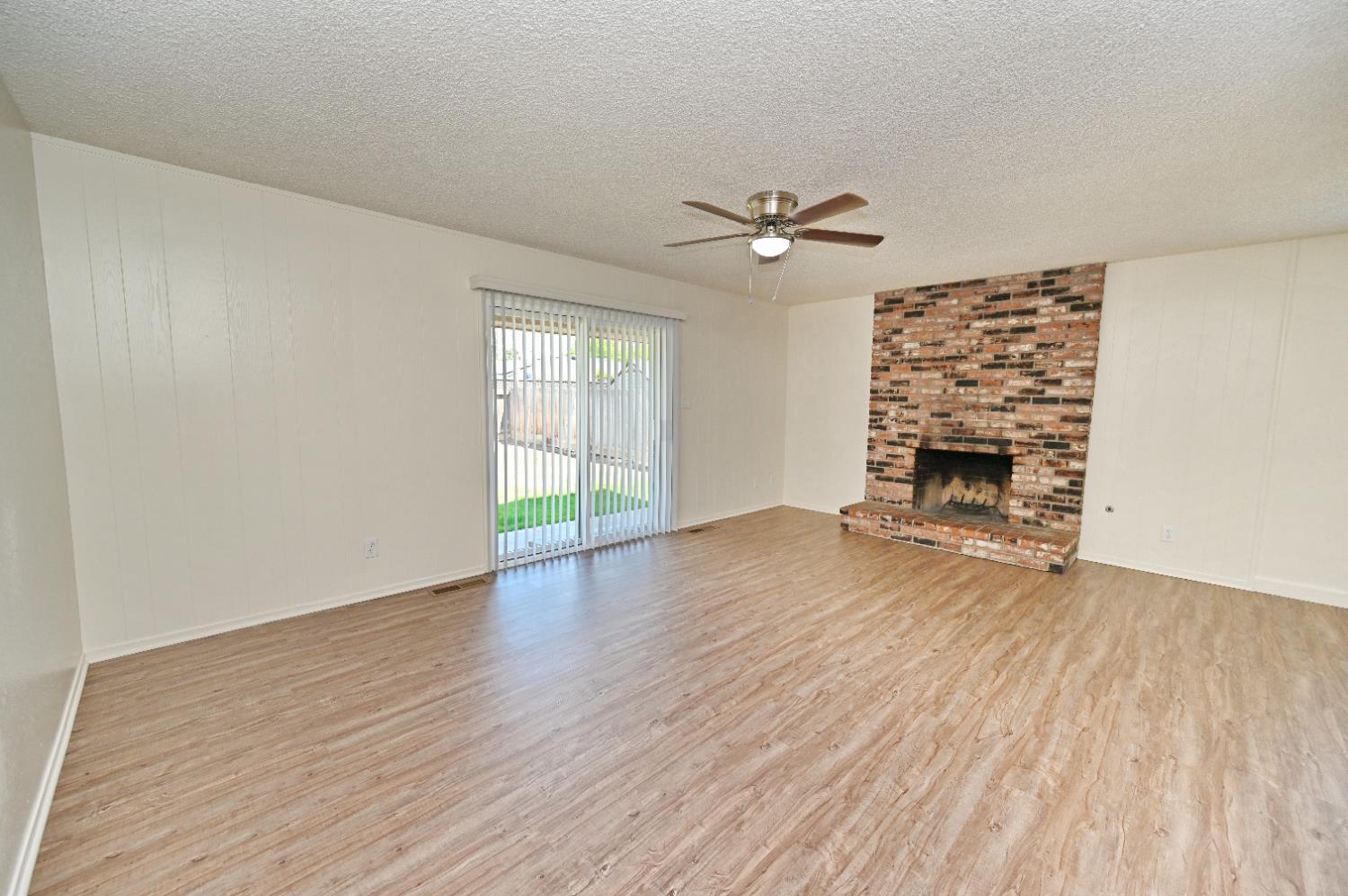 1728 W Fremont Ave, Fresno, CA 93711