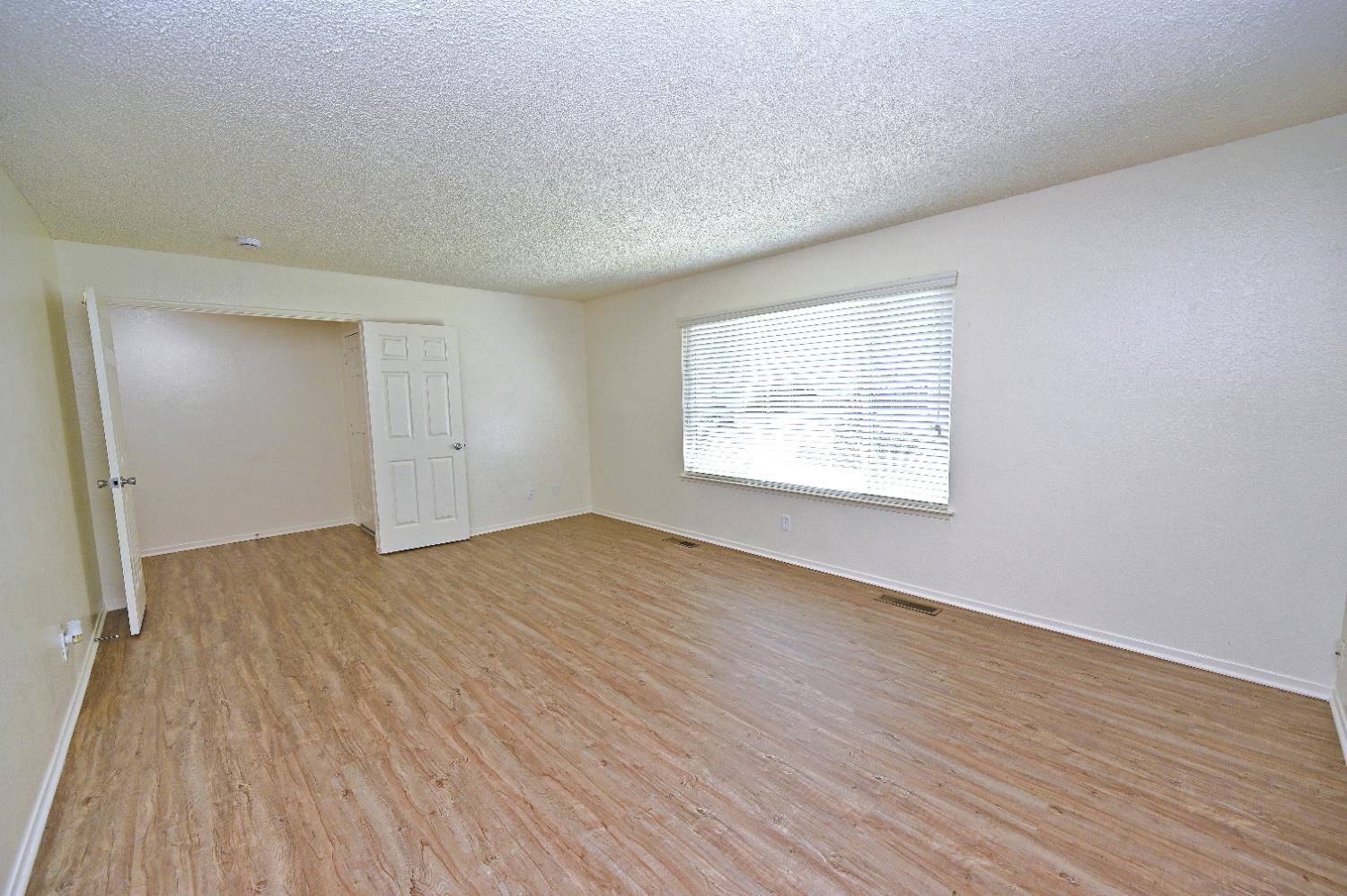 1728 W Fremont Ave, Fresno, CA 93711