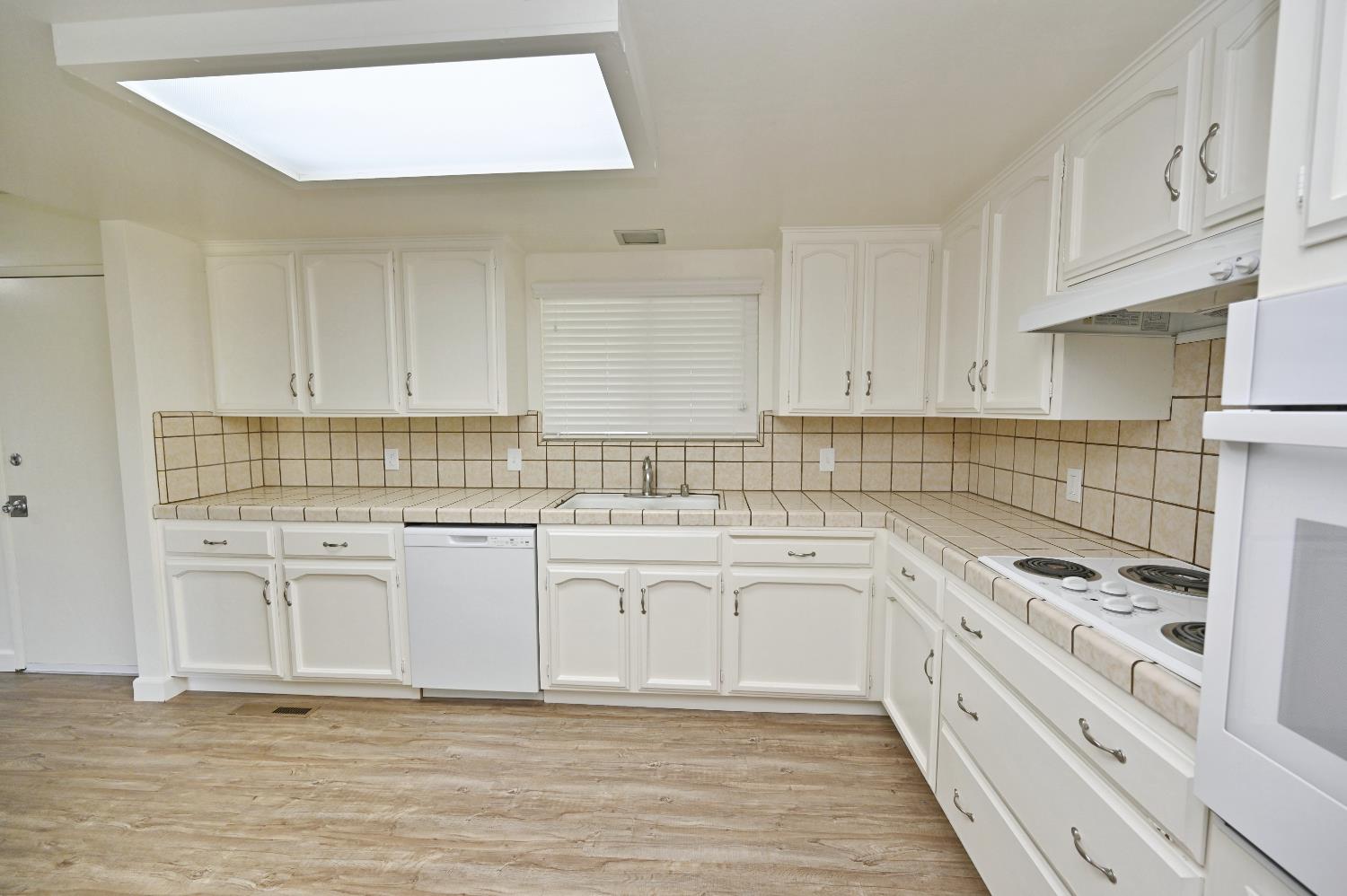 1728 W Fremont Ave, Fresno, CA 93711