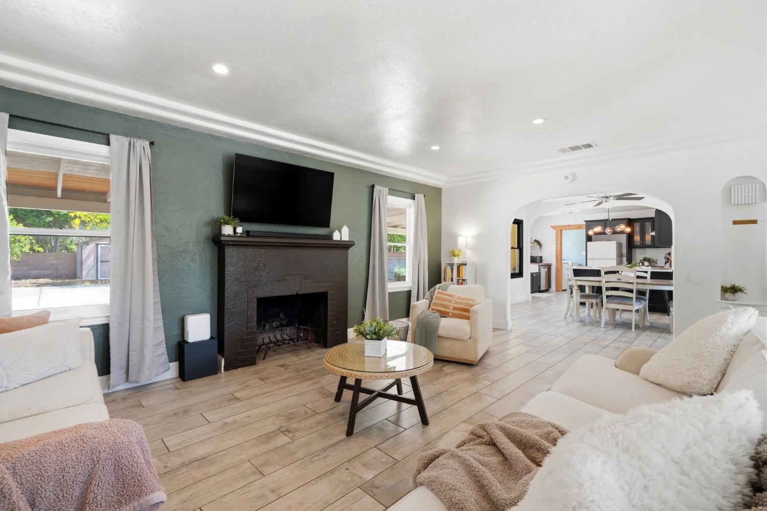 2142 N Wilson Ave, Fresno, CA 93704