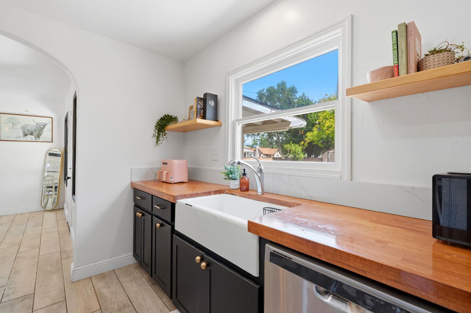 2142 N Wilson Ave, Fresno, CA 93704