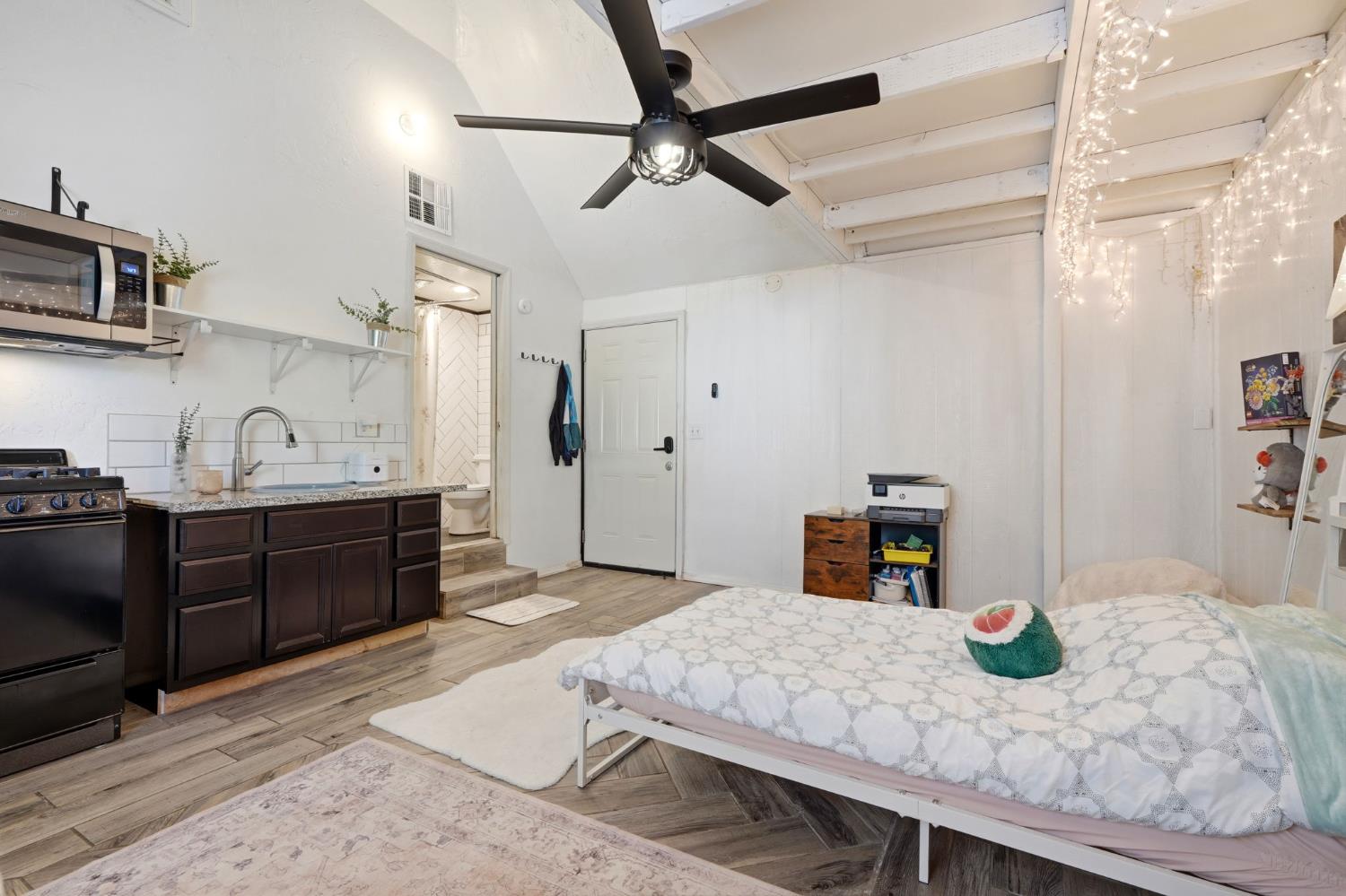 2142 N Wilson Ave, Fresno, CA 93704