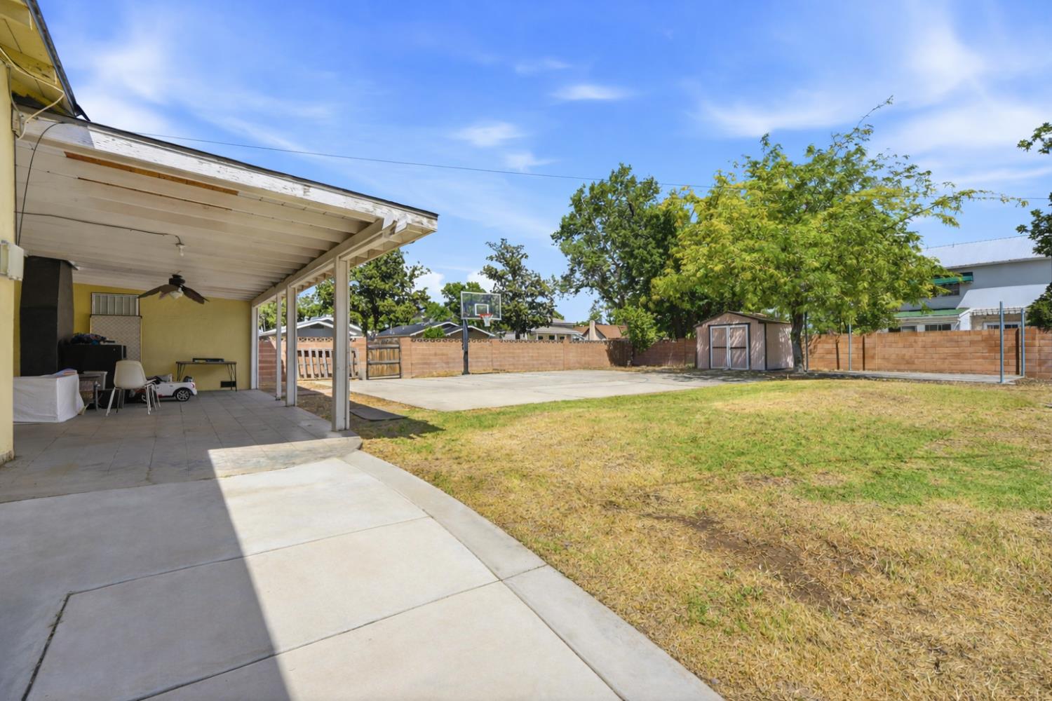 2142 N Wilson Ave, Fresno, CA 93704