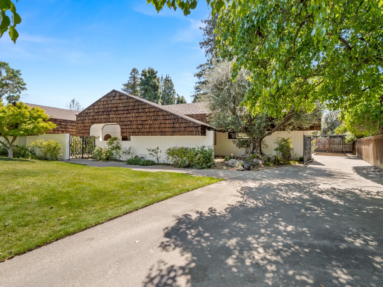 3715 W Birch Ave, Fresno, CA 93711