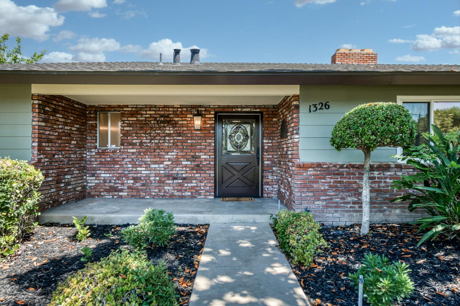 1326 W Escalon Ave, Fresno, CA 93711