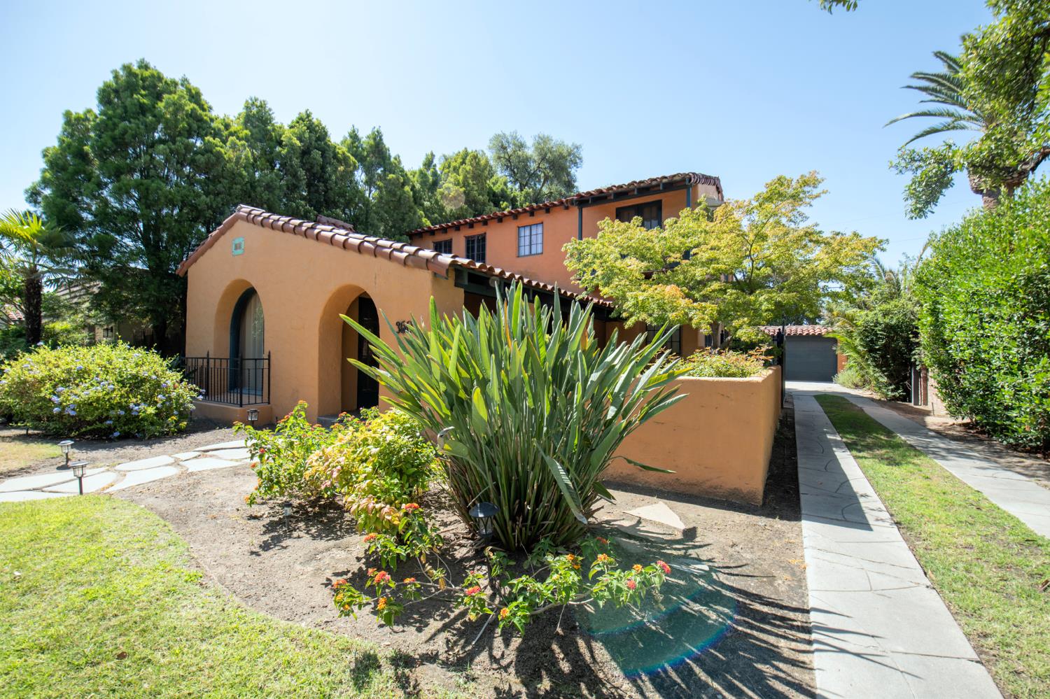 350 E Terrace Ave, Fresno, CA 93704