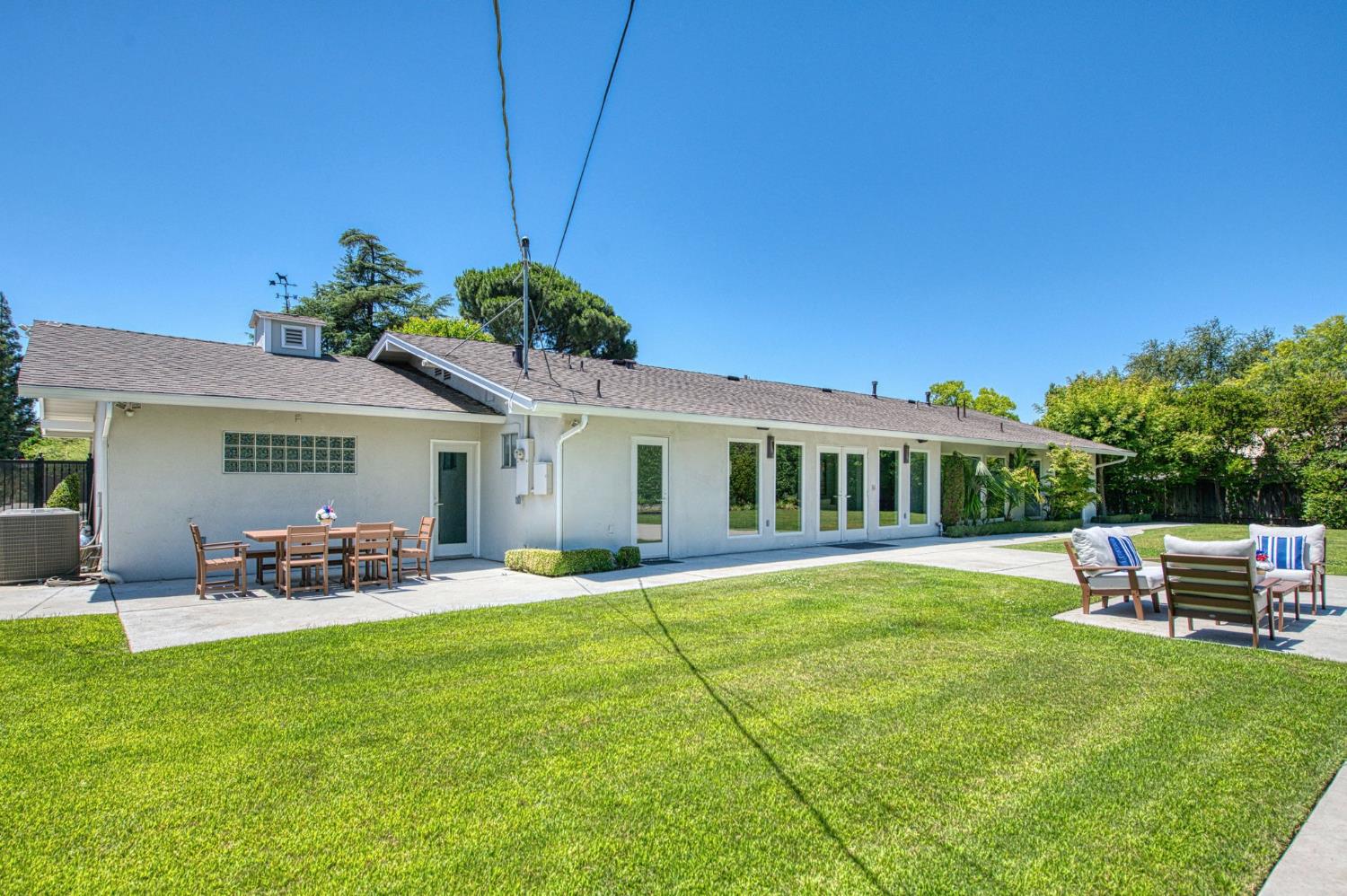 2530 W Dovewood Ln, Fresno, CA 93711