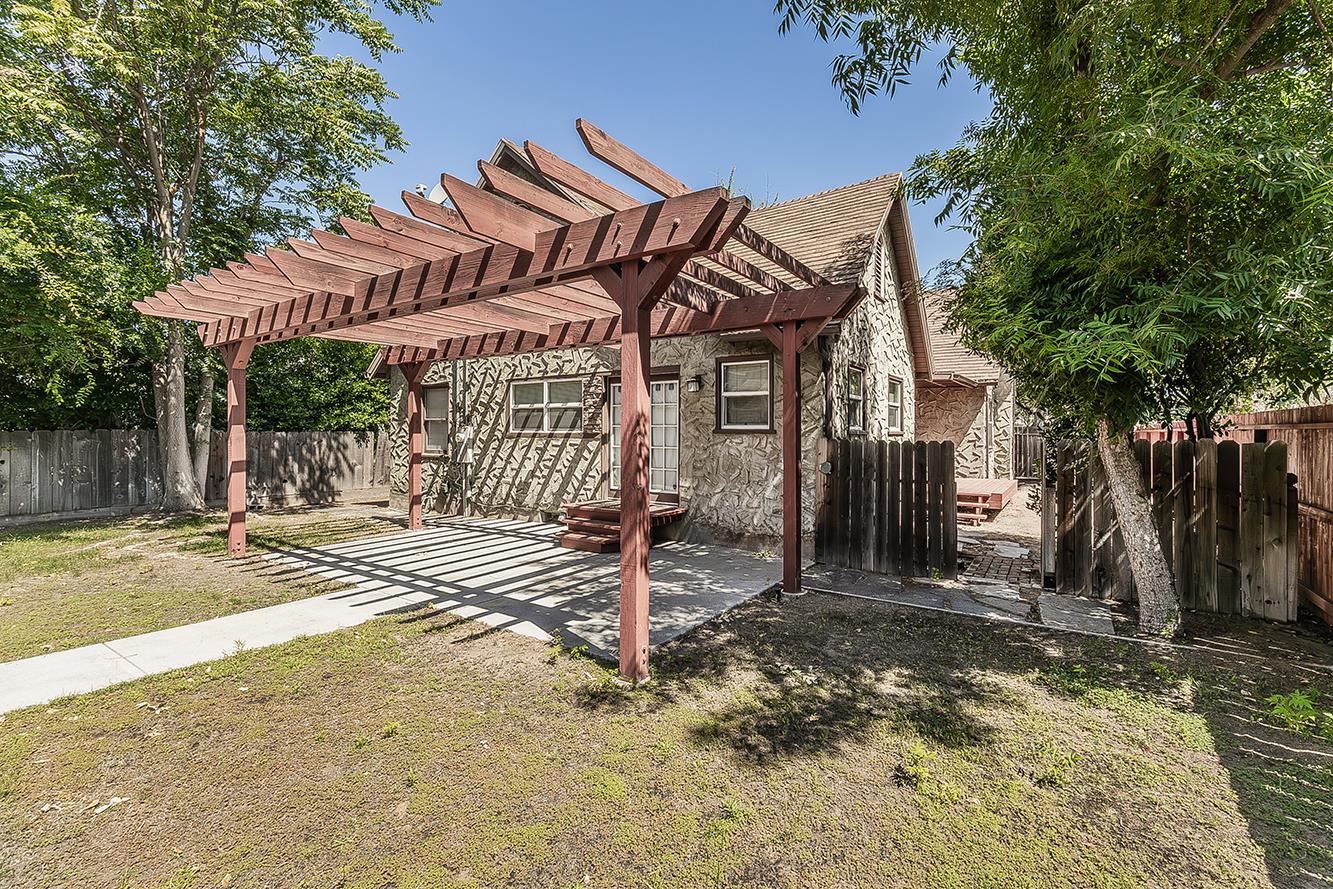 750 E Yale Ave, Fresno, CA 93704