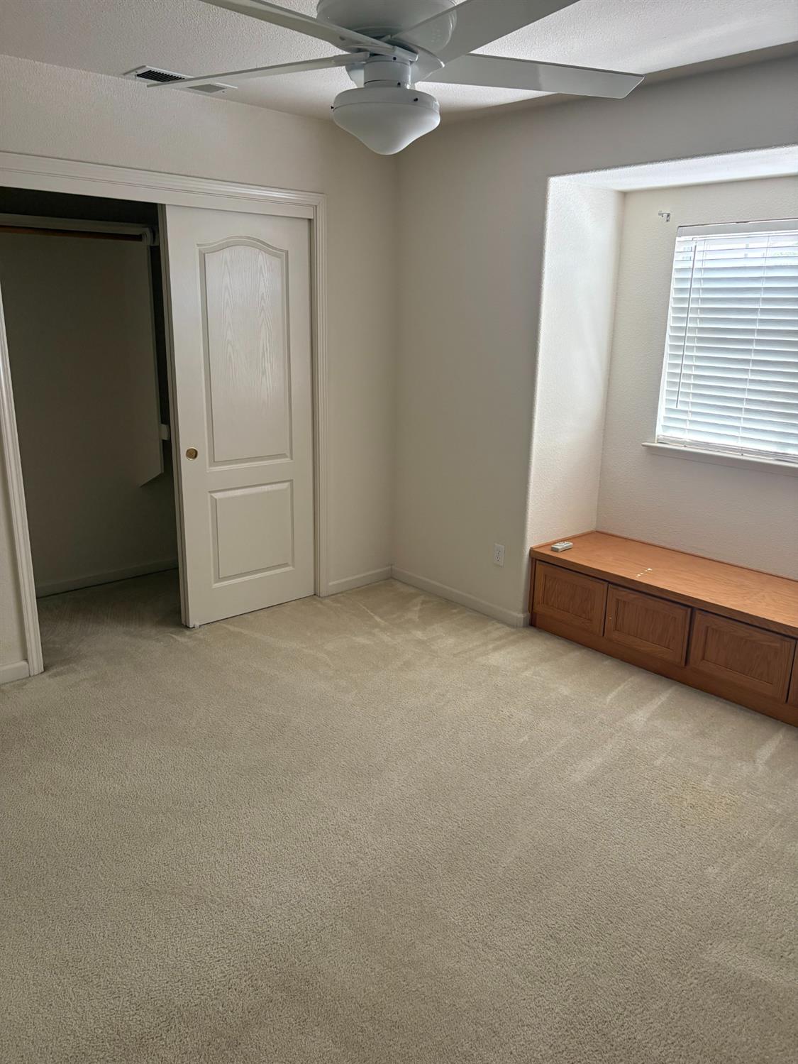 8002 N 5Th St, Fresno, CA 93720