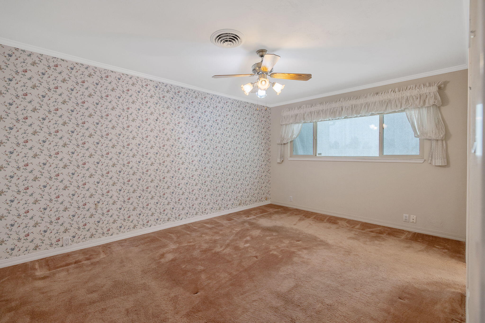 1714 N Blythe Ave, Fresno, CA 93722