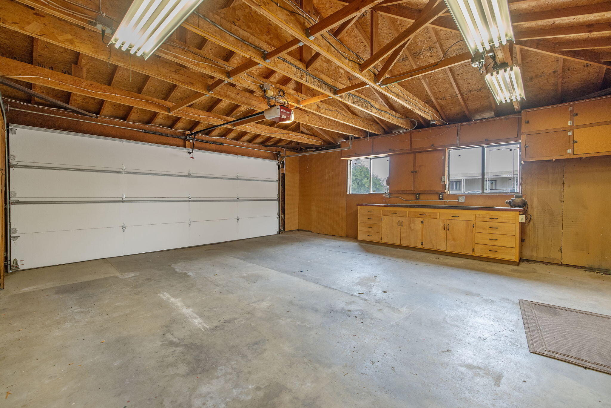 1714 N Blythe Ave, Fresno, CA 93722