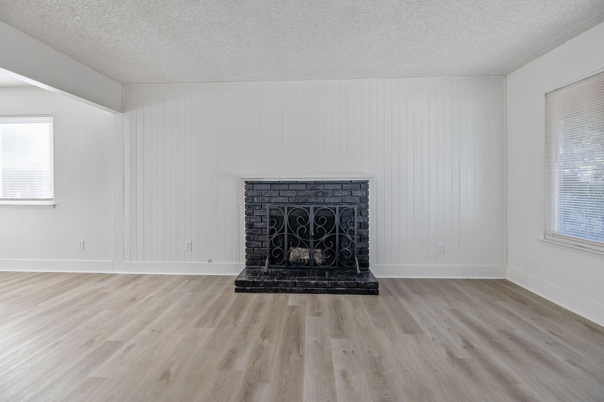 534 W Swift Ave, Fresno, CA 93705