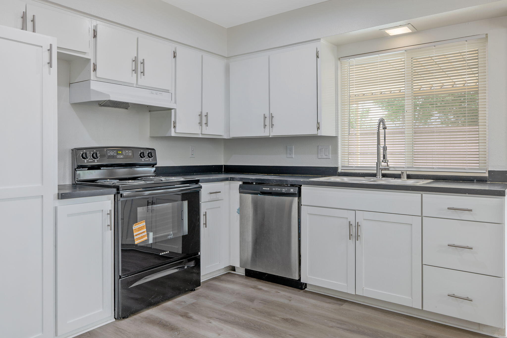 534 W Swift Ave, Fresno, CA 93705