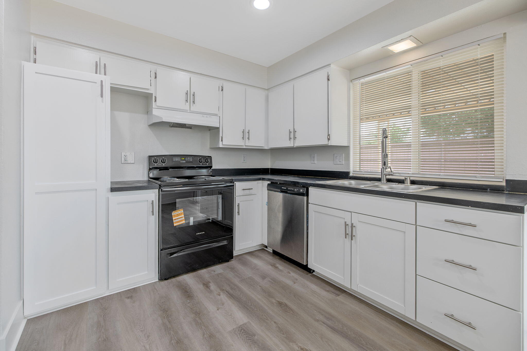 534 W Swift Ave, Fresno, CA 93705