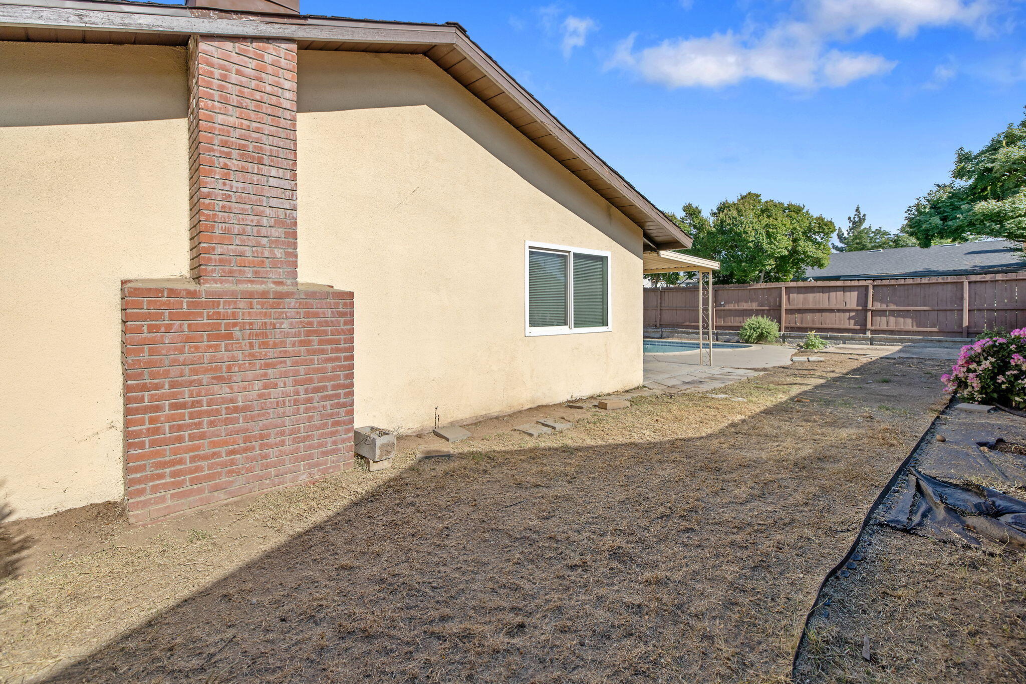 534 W Swift Ave, Fresno, CA 93705